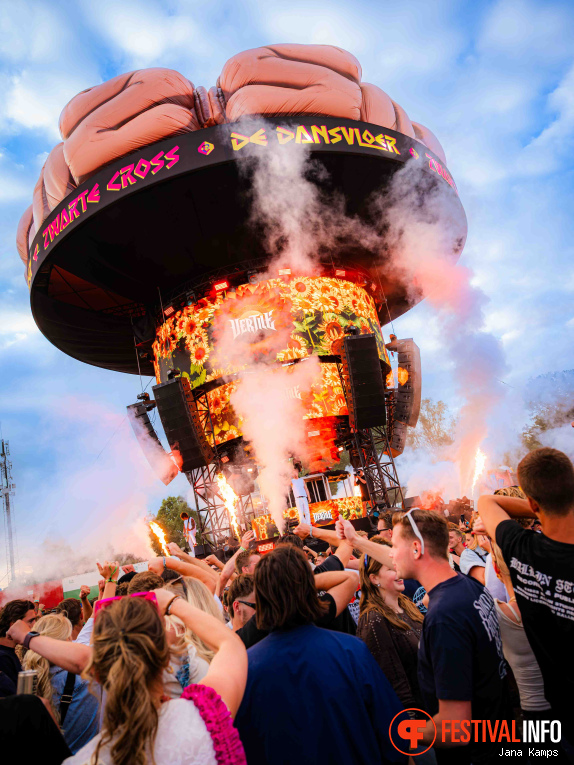 Vertile op Zwarte Cross Festival 2026 - Zondag foto
