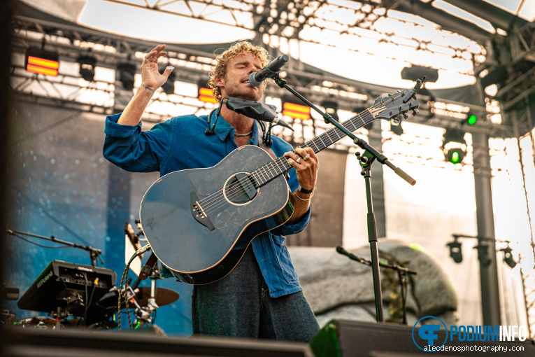 Kim Churchill op Xavier Rudd - Royal Park Live - 08/07 - Paleis Soestdijk foto