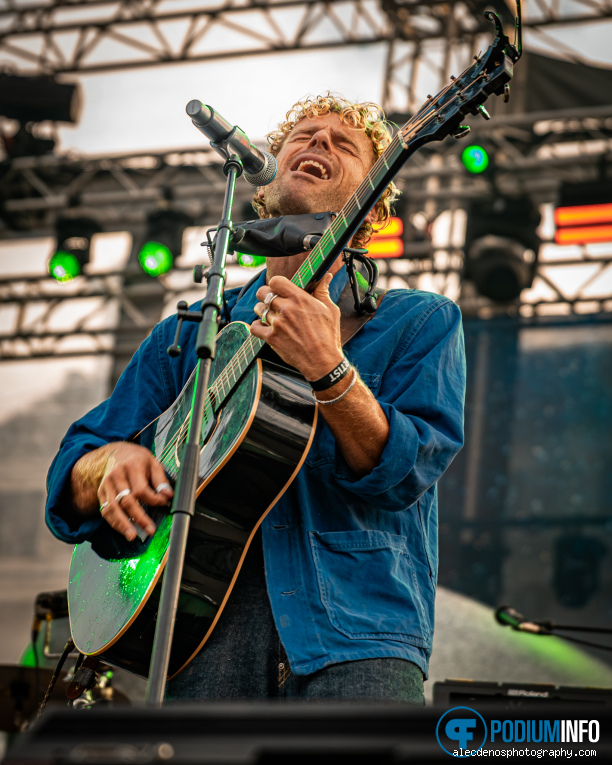Kim Churchill op Xavier Rudd - Royal Park Live - 08/07 - Paleis Soestdijk foto