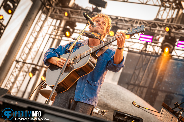 Kim Churchill op Xavier Rudd - Royal Park Live - 08/07 - Paleis Soestdijk foto