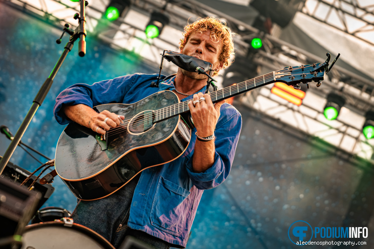 Kim Churchill op Xavier Rudd - Royal Park Live - 08/07 - Paleis Soestdijk foto