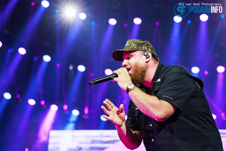 Luke Combs op Luke Combs -  My Kinda Saturday Night Tour - 11/07 - Johan Cruijff ArenA foto