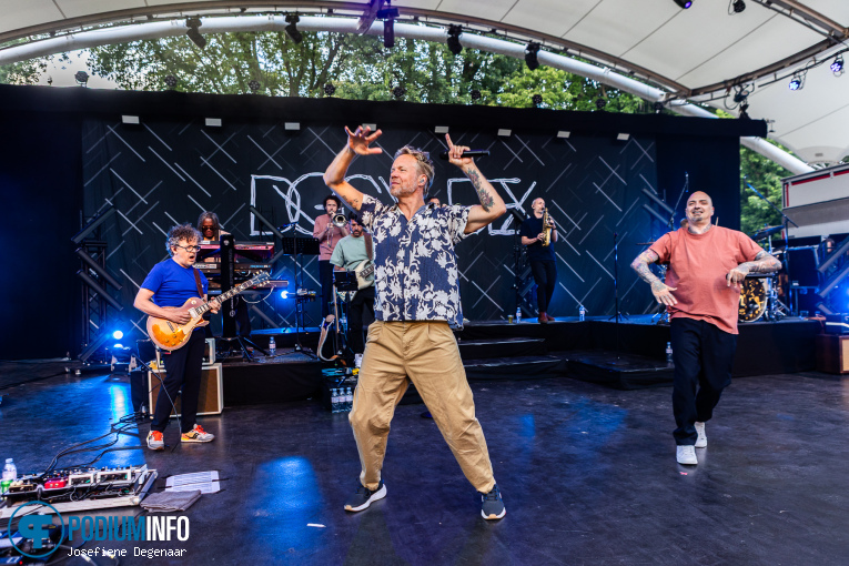 Diggy Dex op Diggy Dex - 18/07 - Zuiderparktheater foto