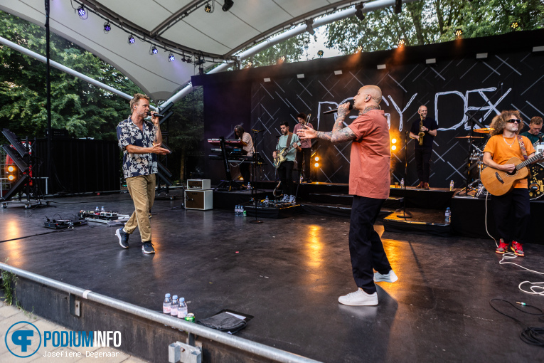 Diggy Dex op Diggy Dex - 18/07 - Zuiderparktheater foto