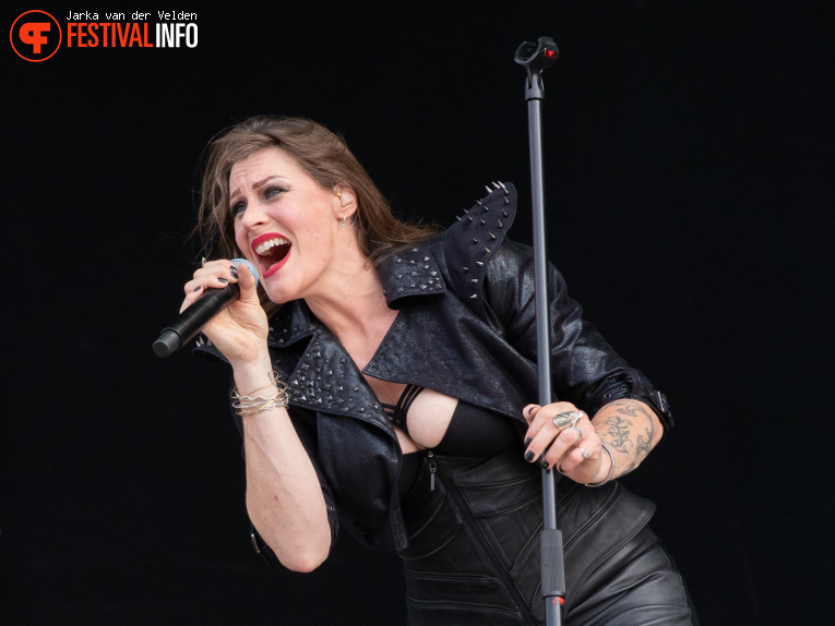 Floor Jansen op M'era Luna 2026 foto