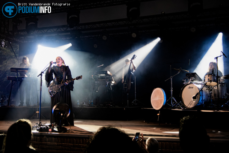 Eivør op Eivør - 11/08 - Openluchttheater De Goffert foto