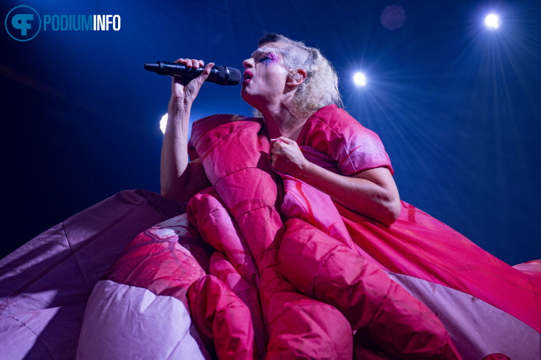 Peaches op Peaches - 07/08 - Melkweg foto