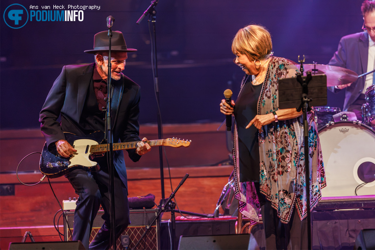 Mavis Staples op Mavis Staples - 10/08 - Concertgebouw foto