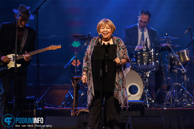 Mavis Staples op Mavis Staples - 10/08 - Concertgebouw foto