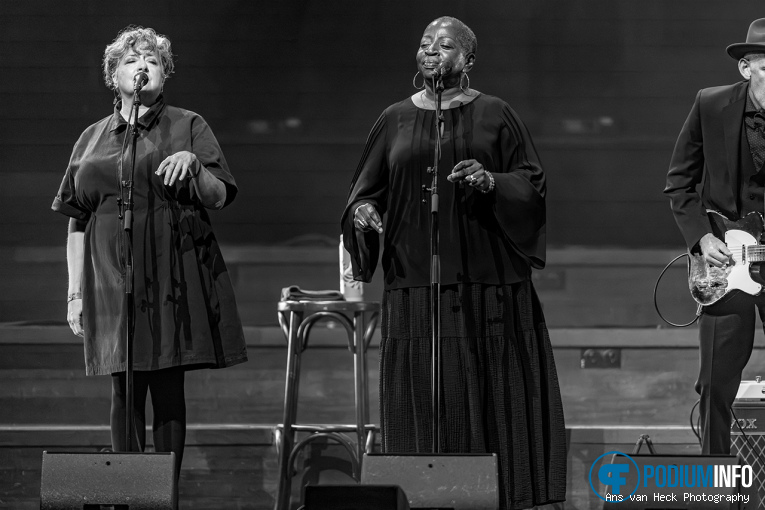 Mavis Staples op Mavis Staples - 10/08 - Concertgebouw foto