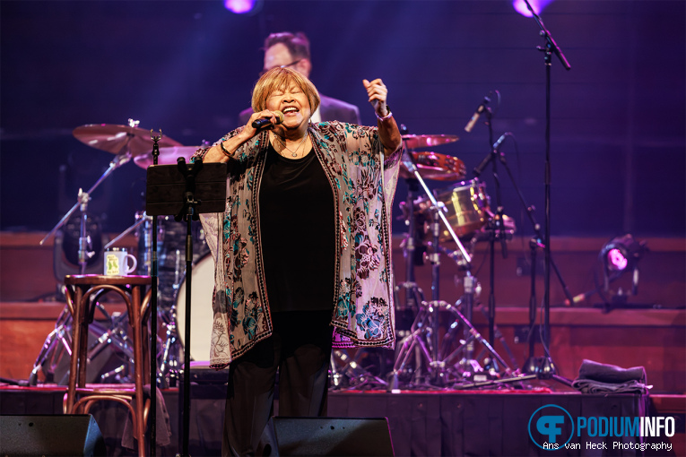 Mavis Staples op Mavis Staples - 10/08 - Concertgebouw foto
