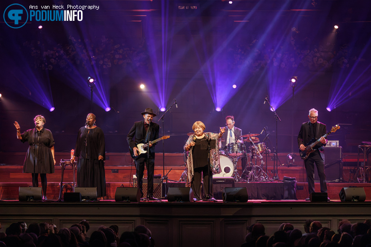 Mavis Staples op Mavis Staples - 10/08 - Concertgebouw foto