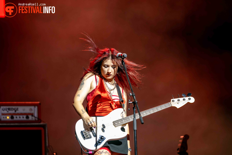 Lambrini Girls op Sziget 2026 - Dinsdag foto
