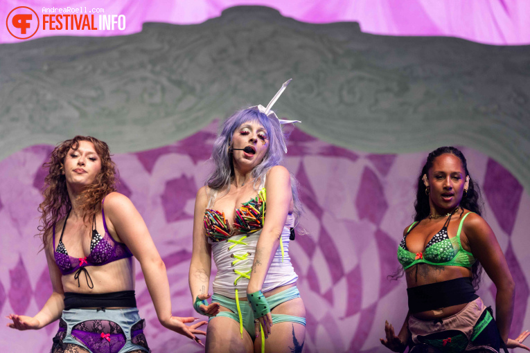 Ashnikko op Sziget 2026 - Woensdag foto