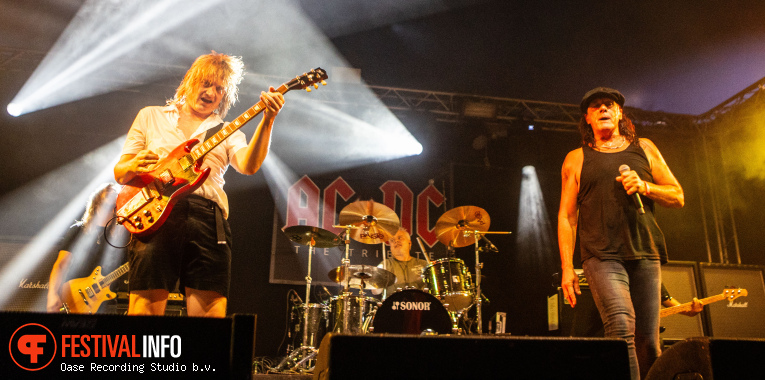 AC in DC op Zeeltje Rock 2026 foto