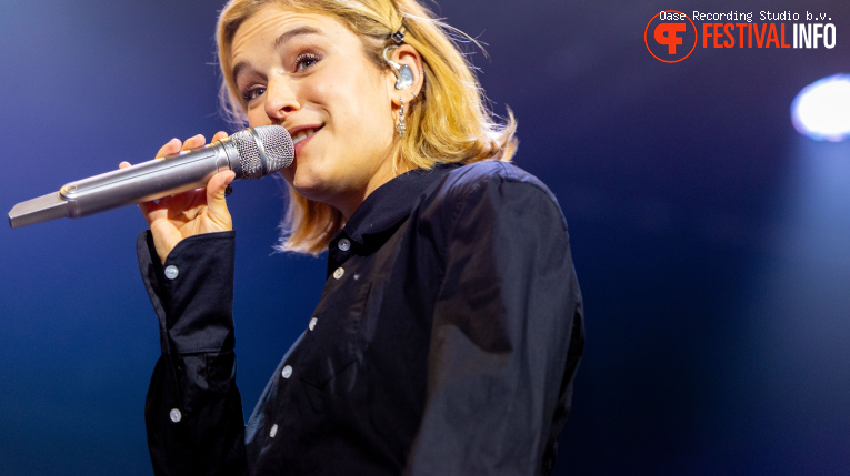 Pommelien Thijs op Huntenpop 2026 foto