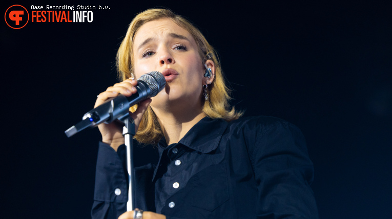 Pommelien Thijs op Huntenpop 2026 foto