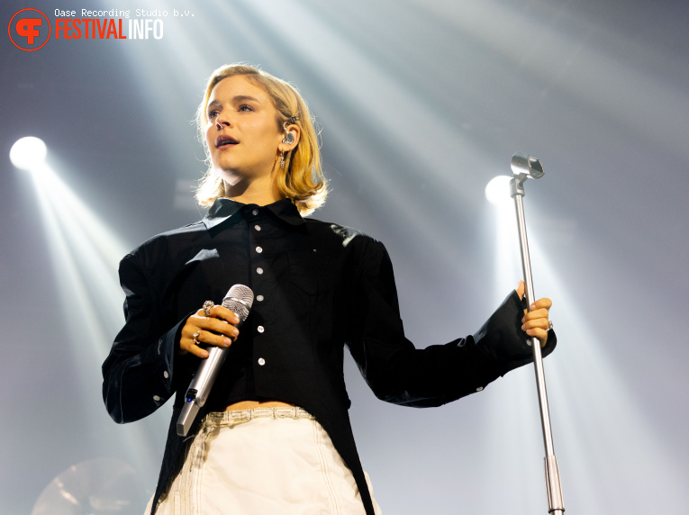 Pommelien Thijs op Huntenpop 2026 foto