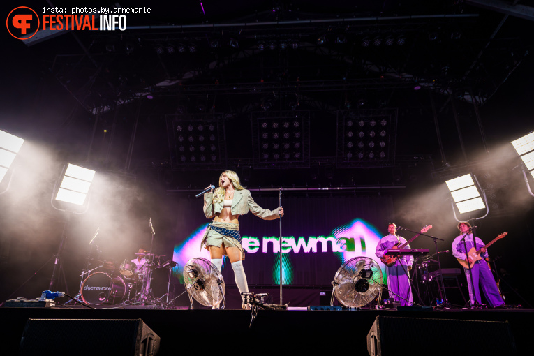 Skye Newman op Lowlands 2026 - Vrijdag foto