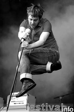 Kaiser Chiefs op Pinkpop 2005 foto