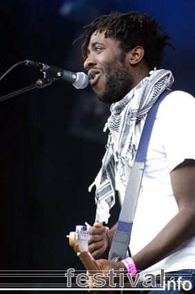 Bloc Party op Pinkpop 2005 foto