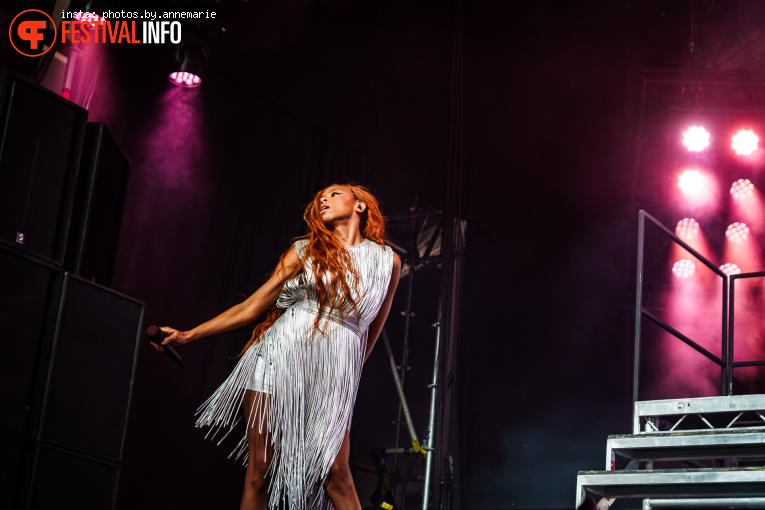 Ravyn Lenae op Lowlands 2026 - Zaterdag foto