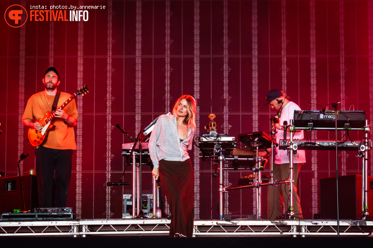 Maribou State op Lowlands 2026 - Zondag foto