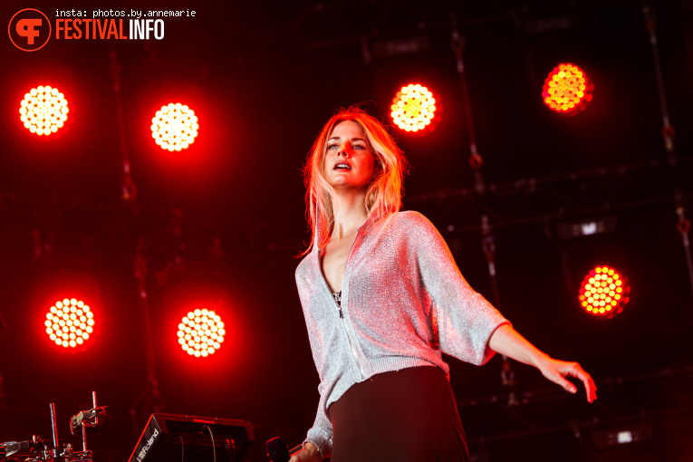 Maribou State op Lowlands 2026 - Zondag foto
