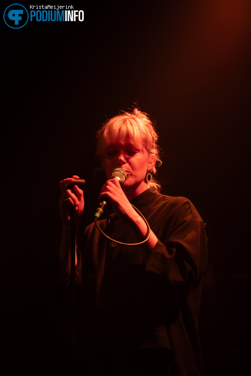 Danique Jeanne op Zoë Low - 08/09 - Cinetol foto