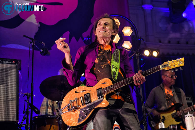 Ronnie Wood and his band op Ronnie Wood and his band - 08/09 - Paradiso foto