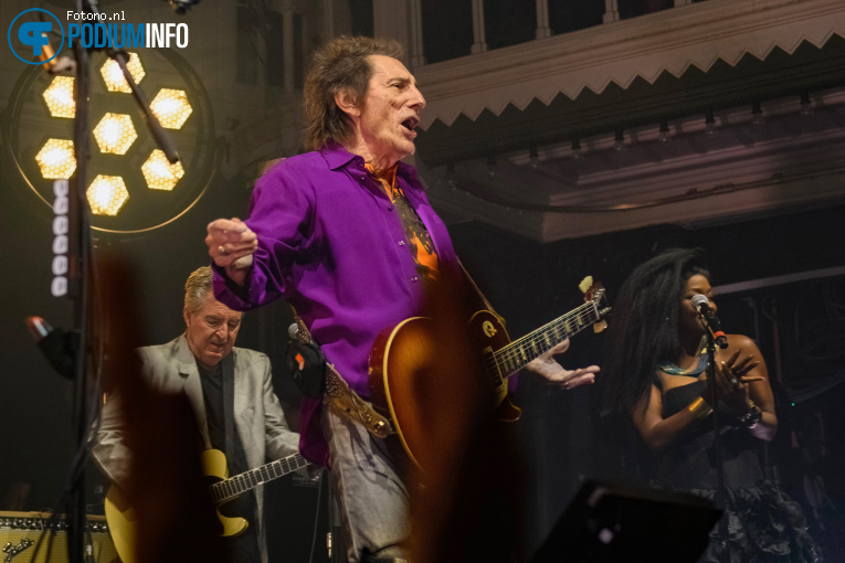 Ronnie Wood and his band op Ronnie Wood and his band - 08/09 - Paradiso foto