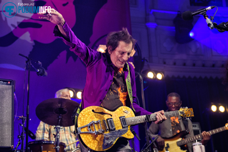 Ronnie Wood and his band op Ronnie Wood and his band - 08/09 - Paradiso foto