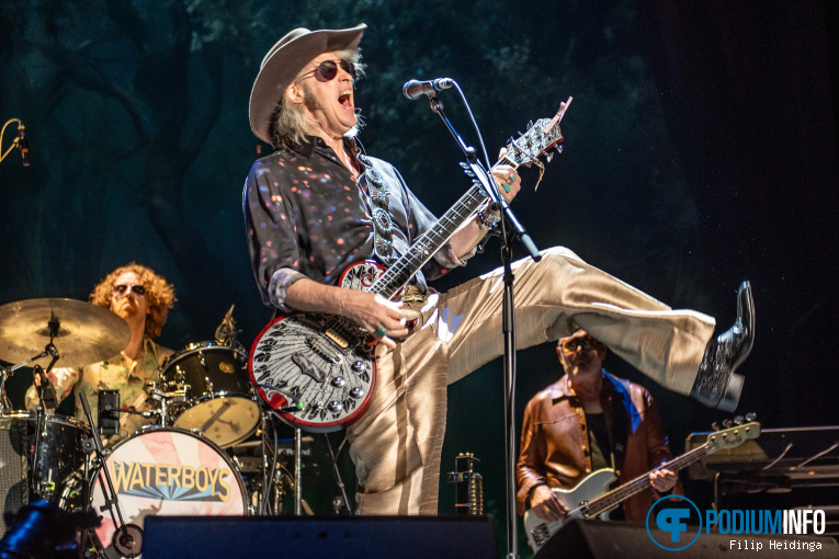 The Waterboys op The Waterboys - Fisherman's Blues Revue - 10/09 - AFAS Live foto