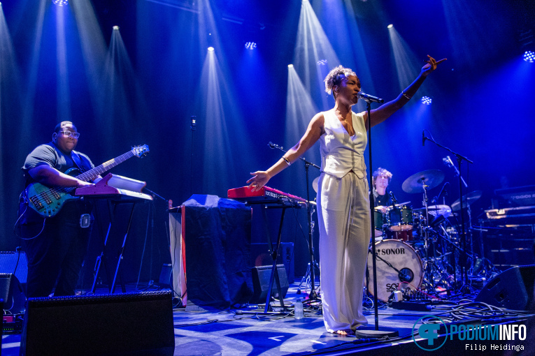 Lateesha op Arrested Development - 11/09 - Metropool Enschede foto