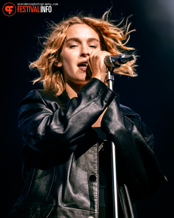 Pommelien Thijs op Appelpop 2026 - Vrijdag foto