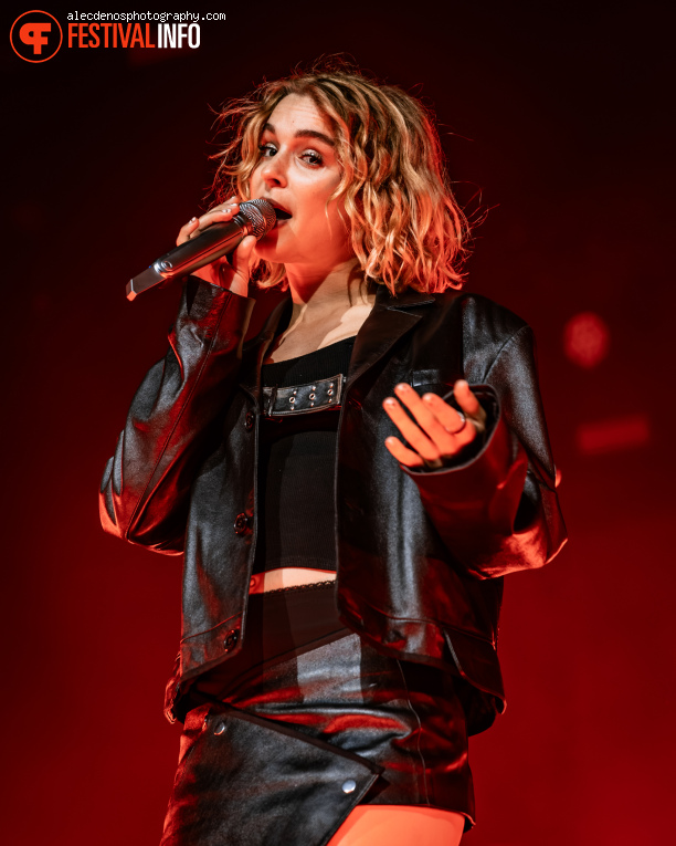 Pommelien Thijs op Appelpop 2026 - Vrijdag foto
