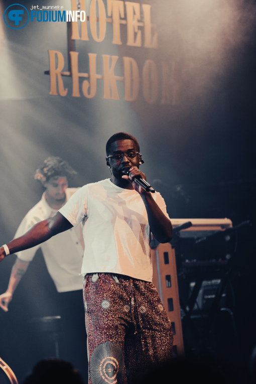 Nnelg op Nnelg - Het Grote Rijkdom Spektakel - 18/09 - Melkweg foto