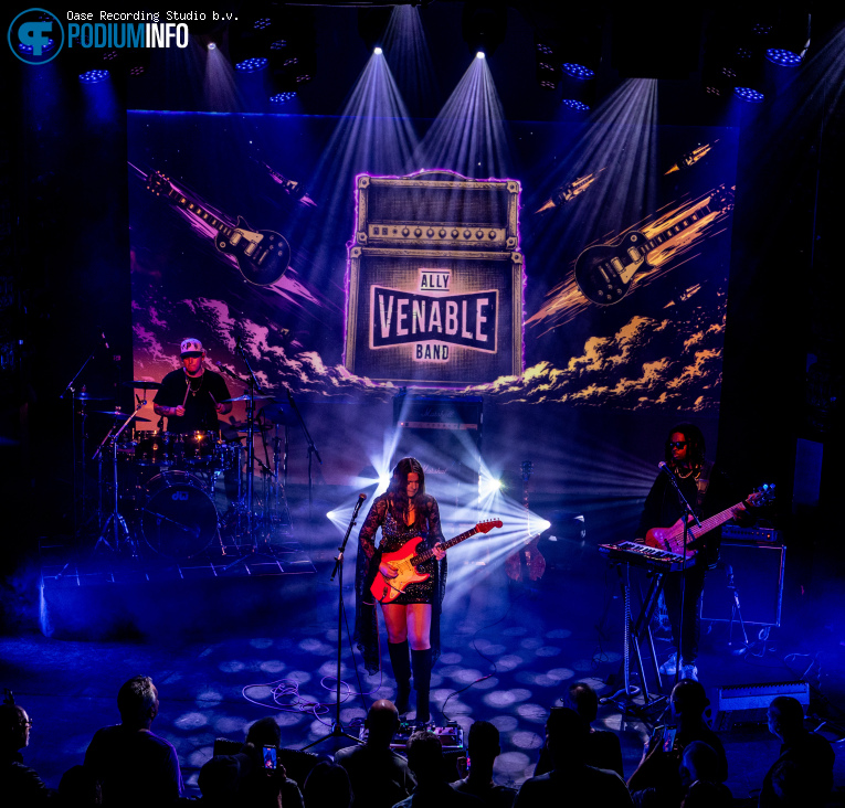 Ally Venable op Ally Venable - 20/09 - Luxor Live foto