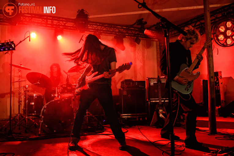 Man/Woman/Chainsaw op Misty Fields 2026 - Zaterdag foto