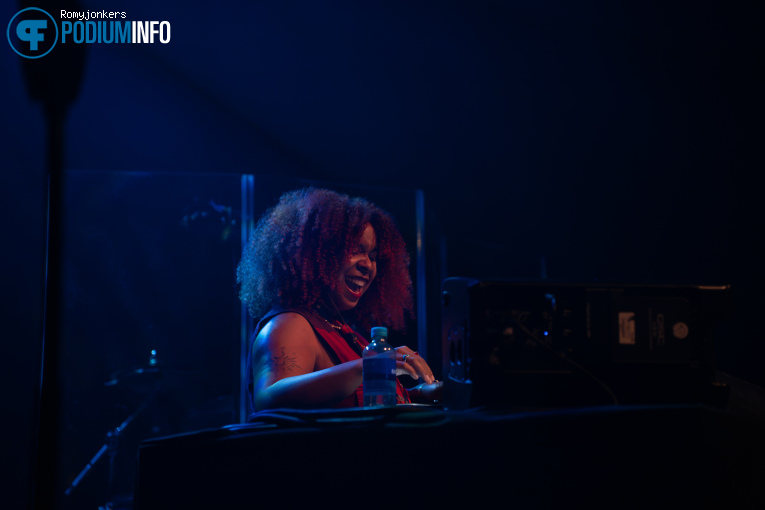Shaniqua Devine op OGENE - 09/10 - TivoliVredenburg foto