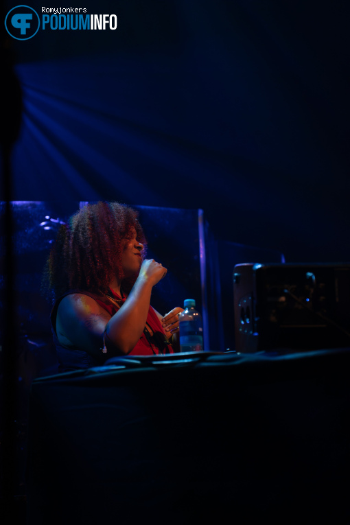 Shaniqua Devine op OGENE - 09/10 - TivoliVredenburg foto