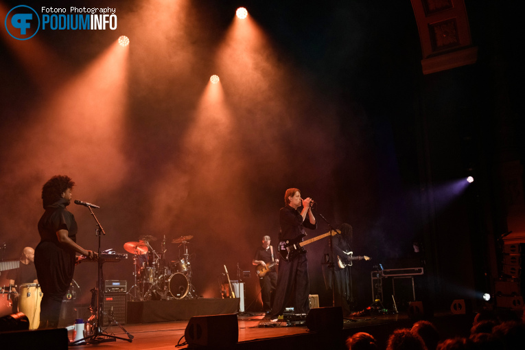 Ed O'brien op Ed O'brien - 04/10 - Koninklijk Theater Carré foto
