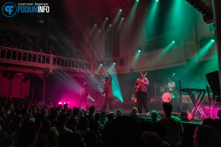 Young the Giant op Young the Giant - 15/10 - Paradiso foto