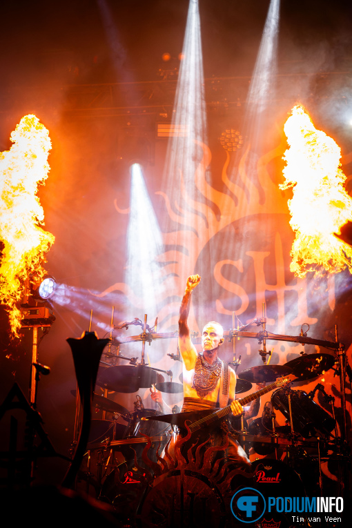 Behemoth op Behemoth / Dimmu Borgir - 18/10 - Mainstage foto