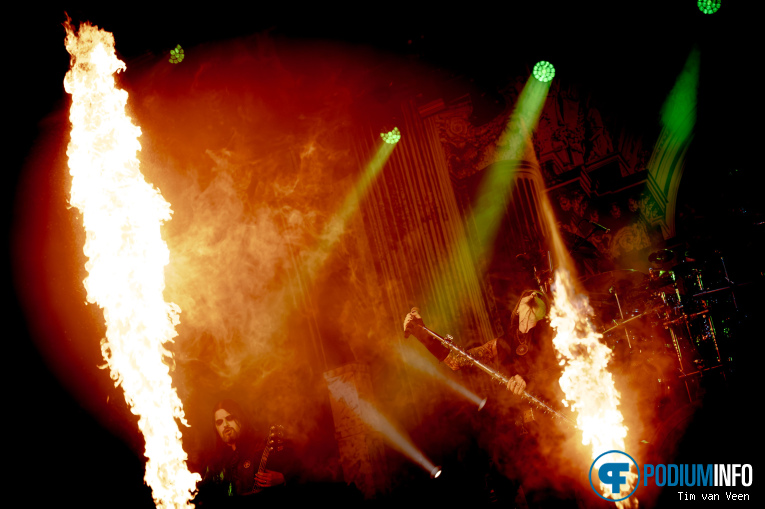 Dimmu Borgir op Behemoth / Dimmu Borgir - 18/10 - Mainstage foto