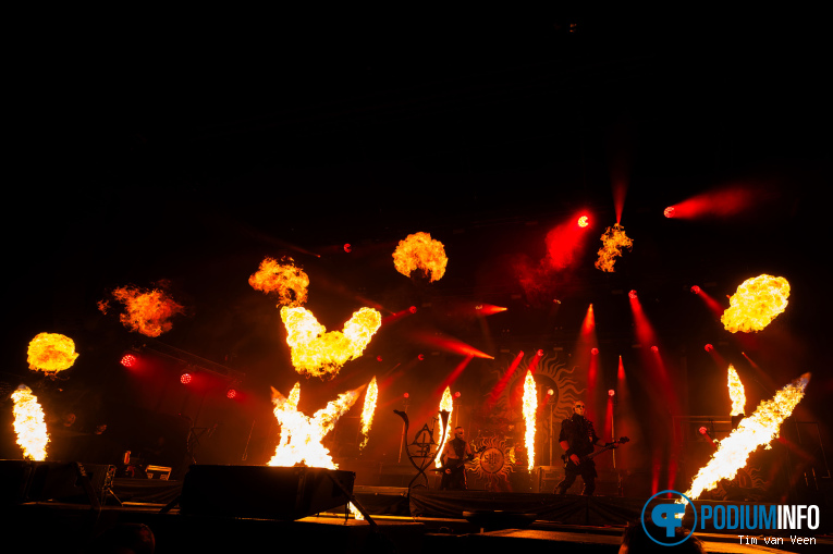 Behemoth op Behemoth / Dimmu Borgir - 18/10 - Mainstage foto