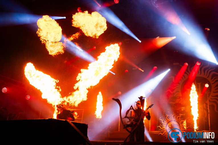 Behemoth op Behemoth / Dimmu Borgir - 18/10 - Mainstage foto