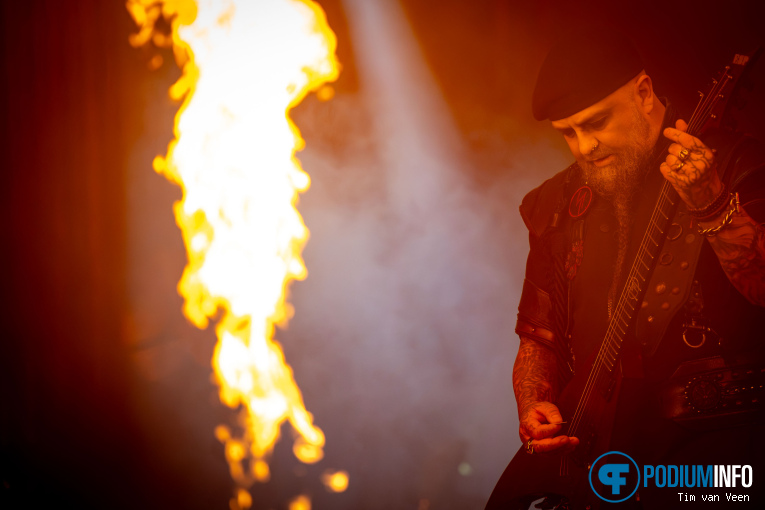 Dimmu Borgir op Behemoth / Dimmu Borgir - 18/10 - Mainstage foto
