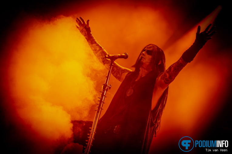 Dimmu Borgir op Behemoth / Dimmu Borgir - 18/10 - Mainstage foto