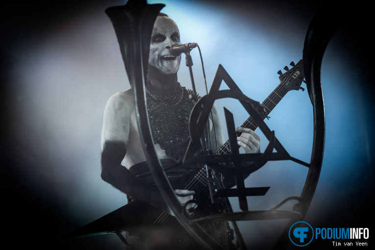 Behemoth op Behemoth / Dimmu Borgir - 18/10 - Mainstage foto